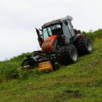 Entretien espace verts avec machine